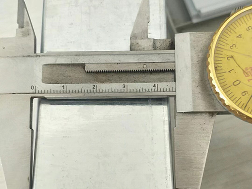 龙骨一体成型机