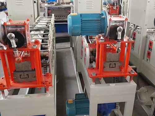 新型广告扣板机